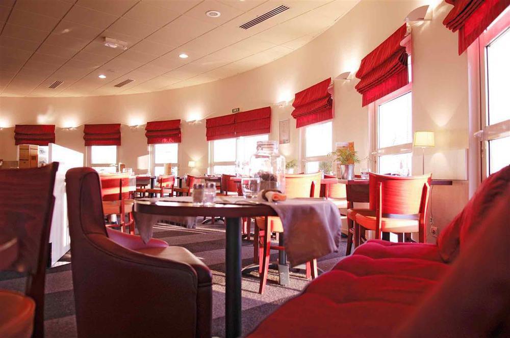 Готель Ibis Nantes Treillieres Ресторан фото